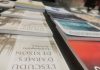 La temporada de feries lliteraries garra puxu n’Asturies Llibros: L'escudu d'armes de Xixón y dellos exemplares de la revista Formientu